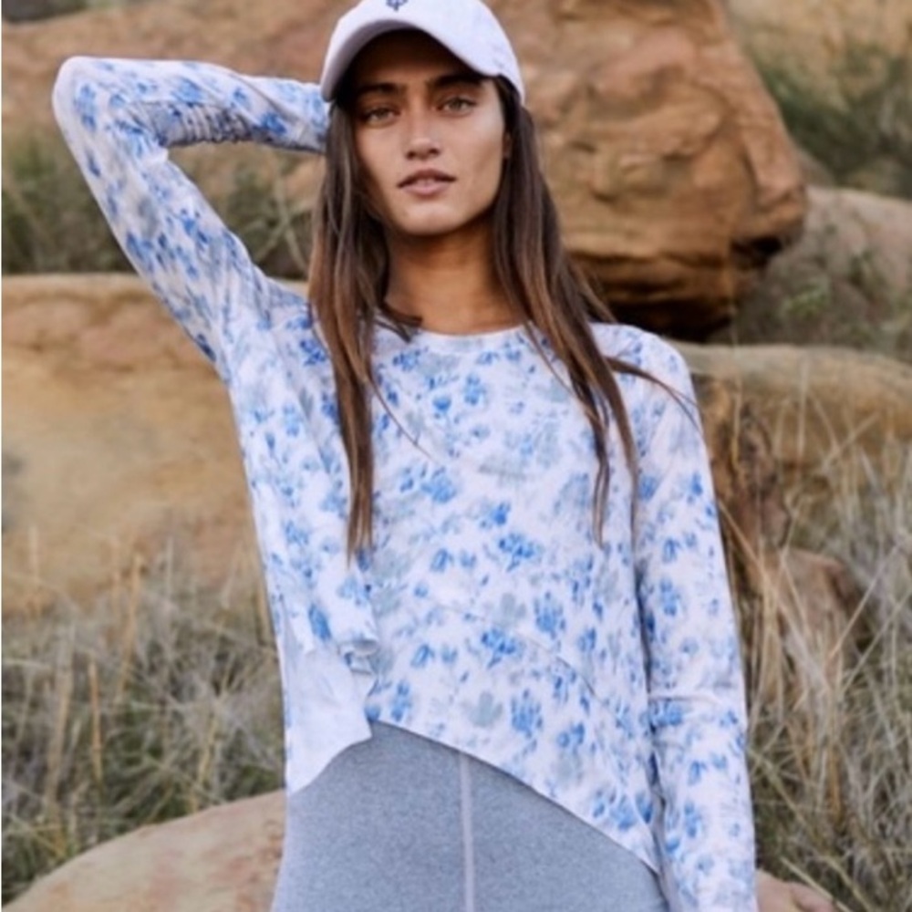 Free People FP Movement Breezy
Tempo Print Long Sleeve Floral Boho NWT